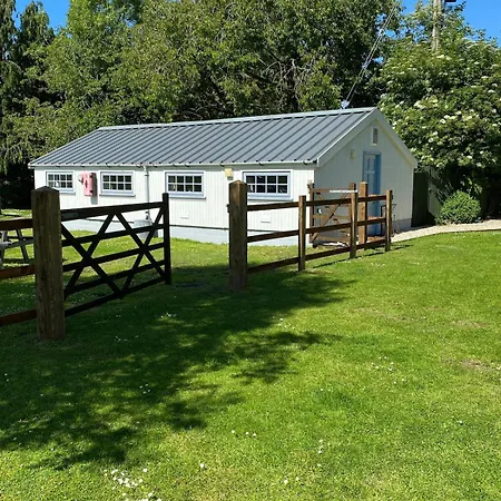 The Den At Gate *