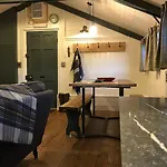 The Den At Gate Vakantiehuis